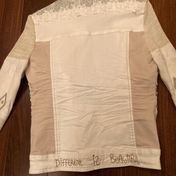 NWT Desigual Denim Jean Jacket, white/gold/silver, size 0 - Picture 2 of 5
